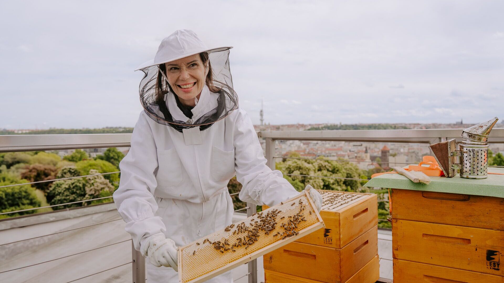 rooftop beekeeping experience in prague
