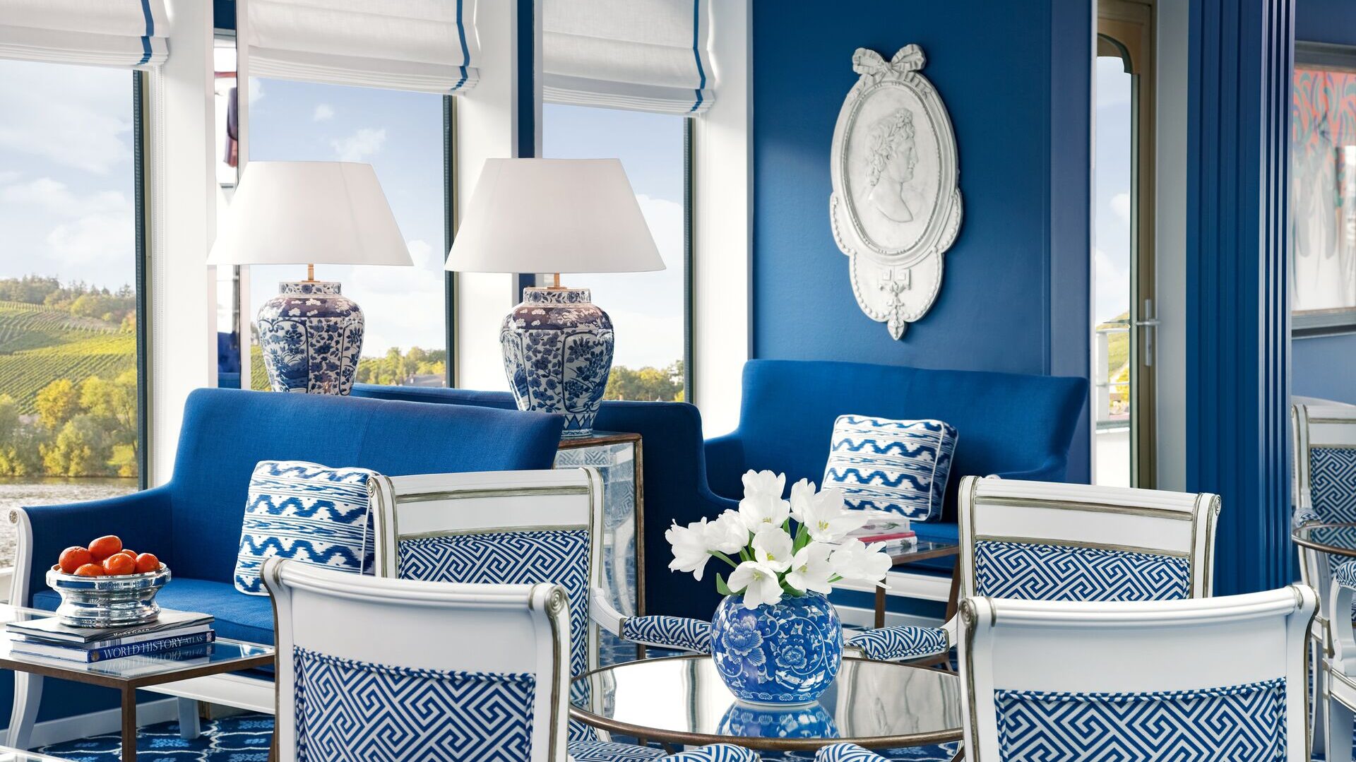 Trafalgar Verity's main lounge