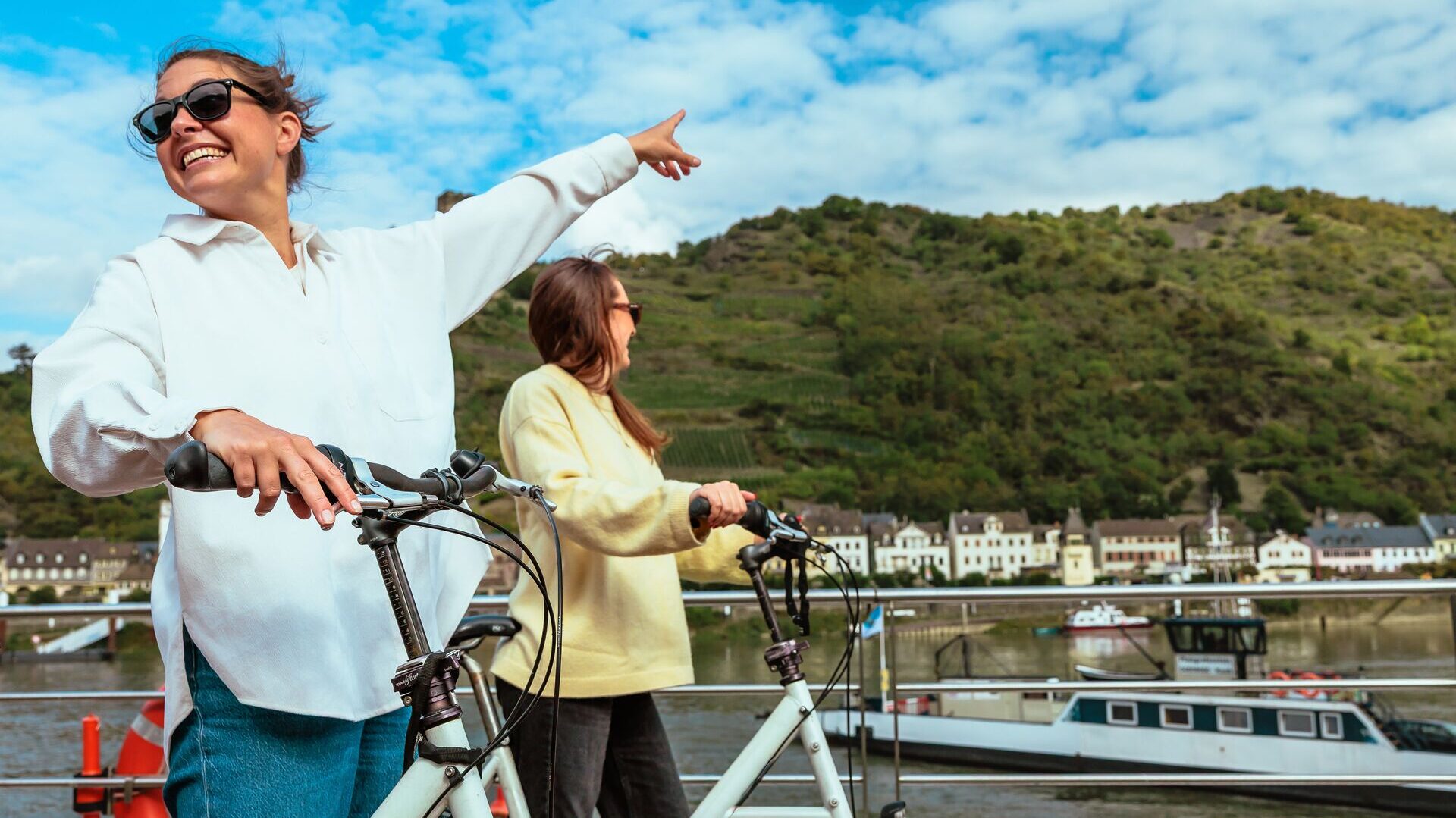 river cruise guests with bikes