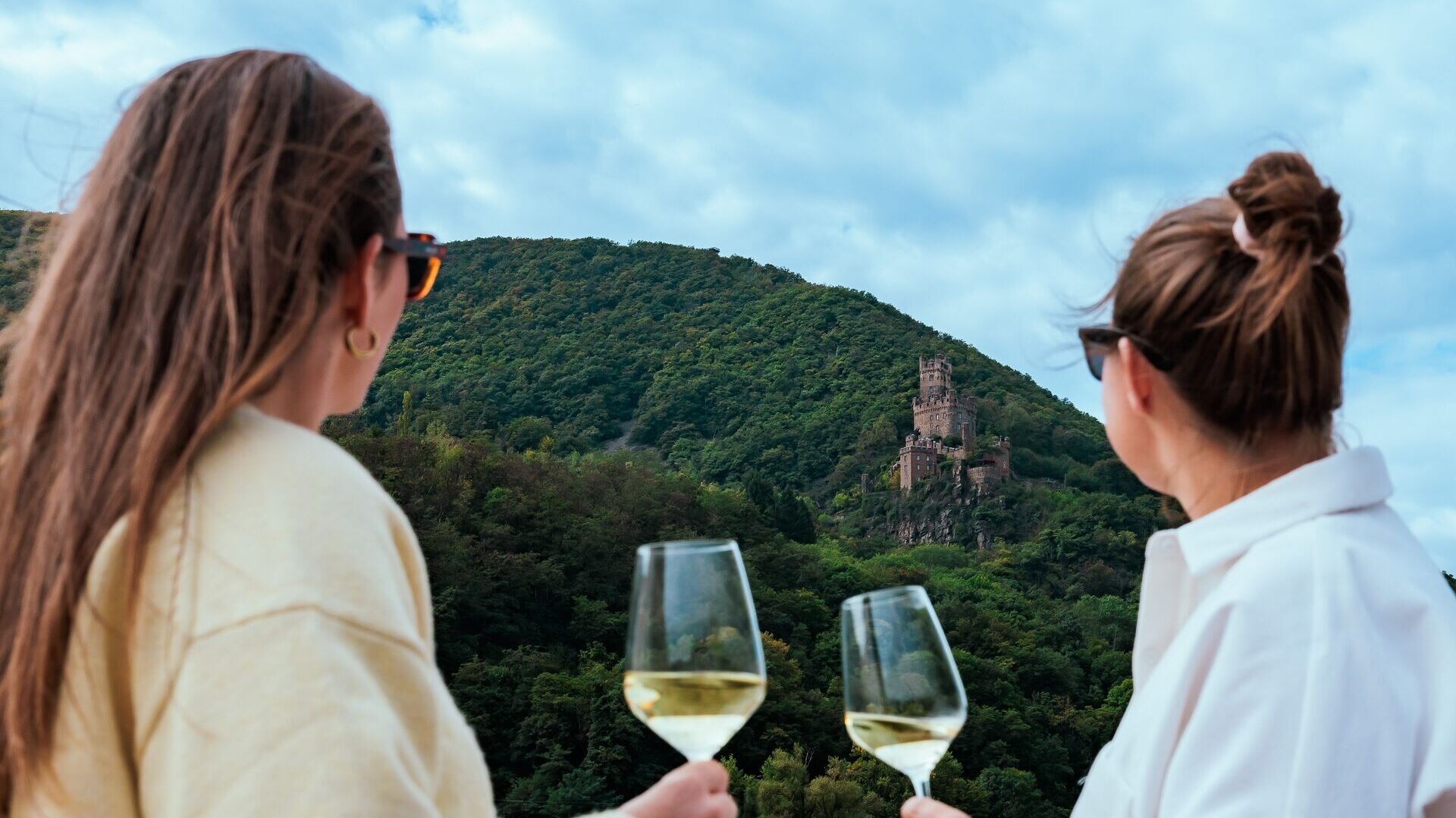 river cruising with wine