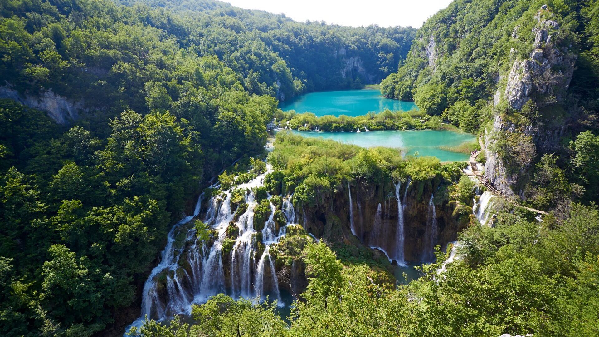 waterfalls in plitvice national park
