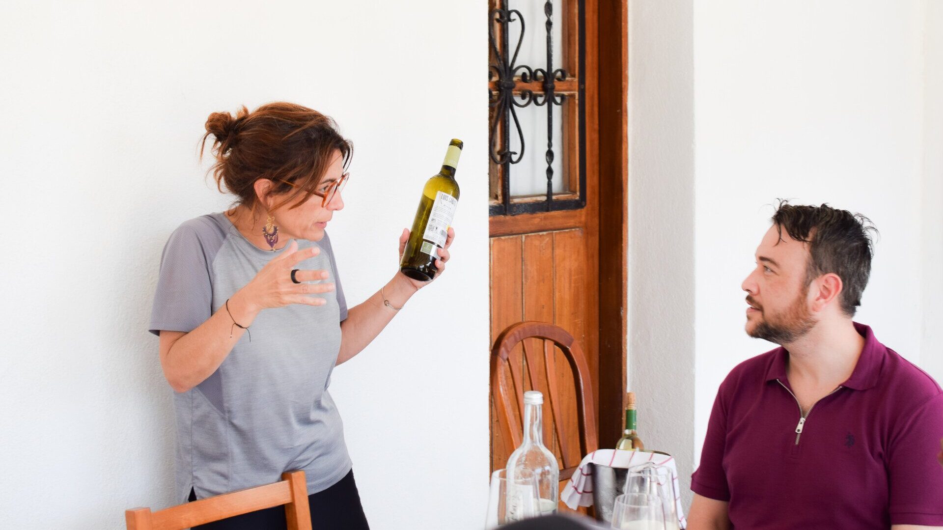 Discussion over the dinner table in Getaria