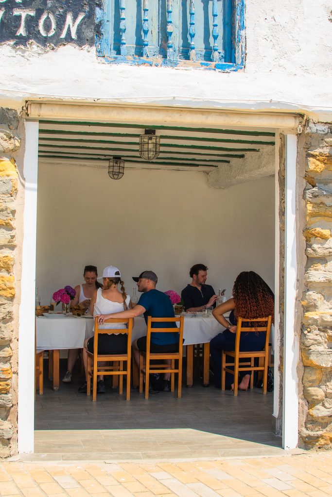 People eating at Getaria restaurant, as seen from the outside