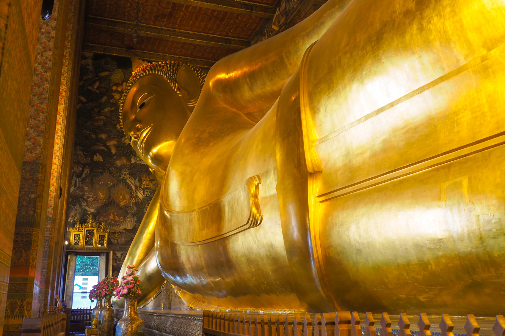 TripAdvisor Top 25 Landmarks Sydney-Opera-House-www.istockphoto.comgbphotosydney-skyline-at-night-gm498122776-79493691-Mlenny Wat-Pho-www.istockphoto.comgbphotogolden-reclining-buddha-statue-at-wat-pho-thailand-gm521430792-91346853-WernBkk