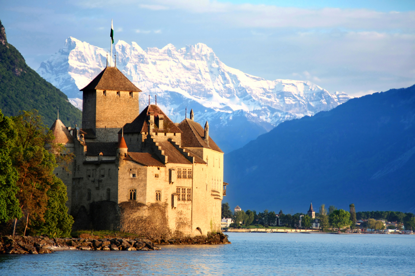 European castles Chateau-Chillon-CREDIT-Vladimir-Mucibabic---Shutterstock