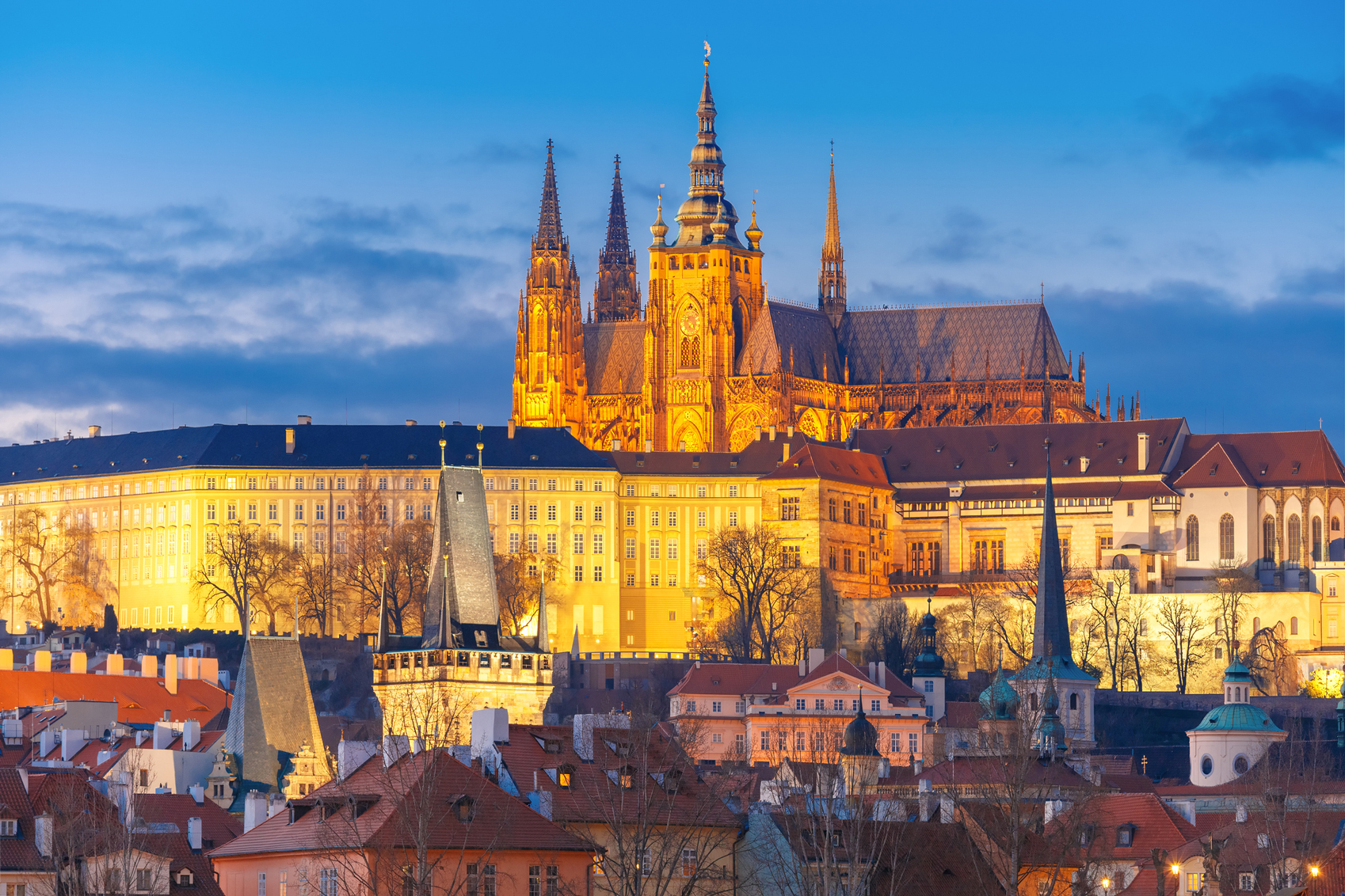 European castles Prague-castle-www.istockphoto.comgbphotoprague-castle-and-mala-strana-czech-republic-gm542303646-97085799-KavalenkavaVolha