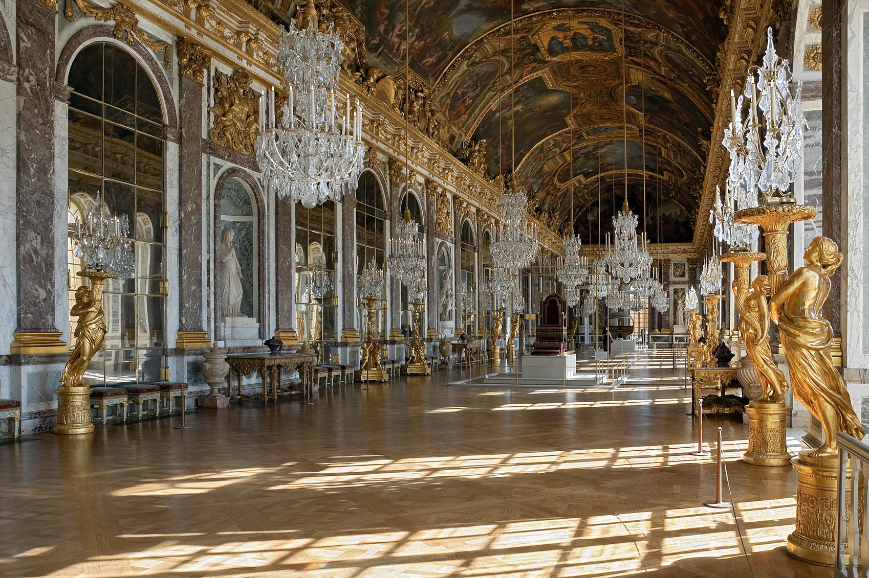 European landmarks 2048px-Chateau_Versailles_Galerie_des_Glaces-CREDIT--Myrabella-Wikimedia-Commons