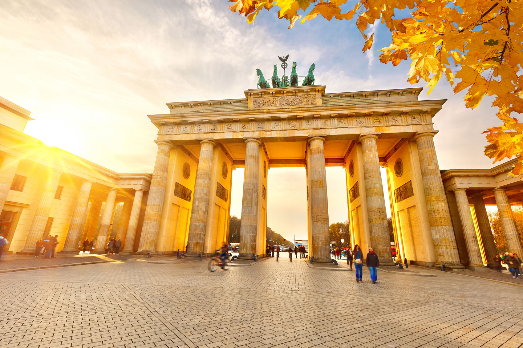 European landmarks Brandenburg-Gate-Sunset-www.istockphoto.comgbphotometeora-monastery-greece-unesco-heritage-list-gm691765264-128372055-sborisov