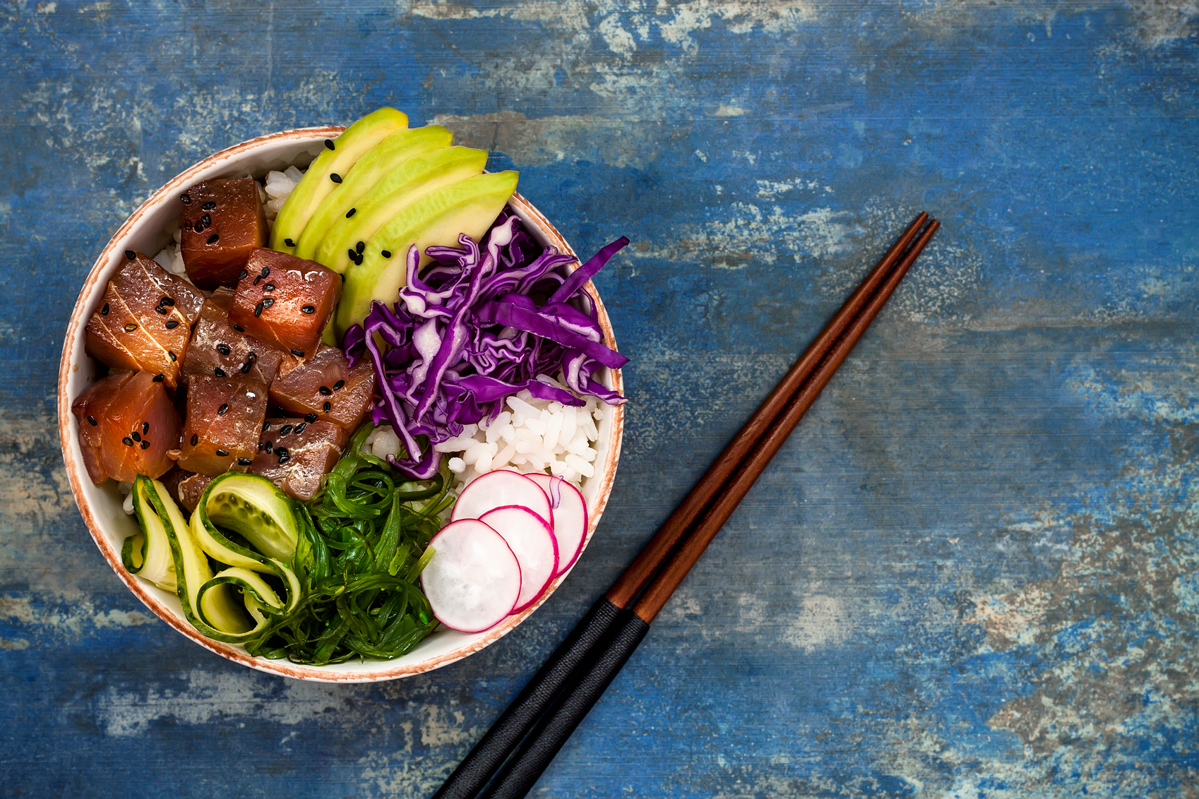 Colourful foods Hawaiian-tuna-bowl-seawees-avacodo-slaw-www.istockphoto.com_gb_photo_hawaiian-tuna-poke-bowl-with-seaweed-avocado-red-cabbage-slaw-gm623268604-109244279-sveta_zarzamora