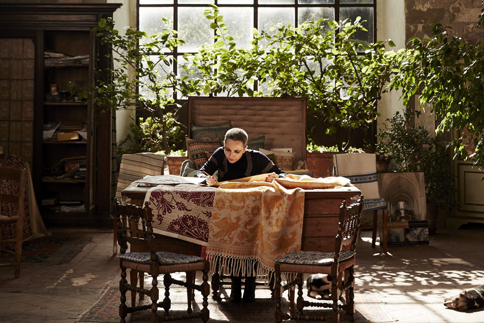 Supporting-The-Last-Of-Italy's-Weavers-Marta-in-her-studio
