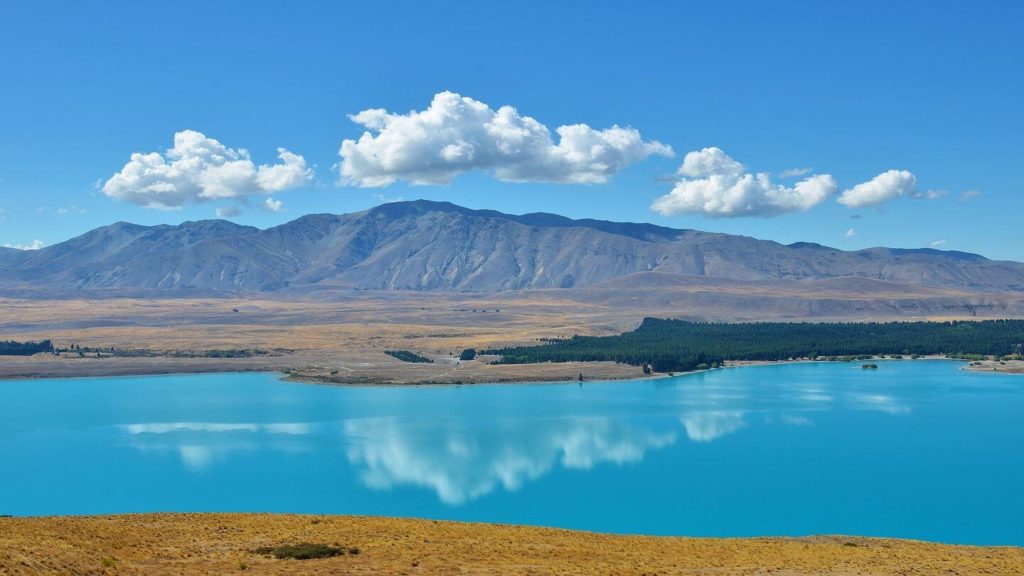 classic blue water lake tekapo new zealand