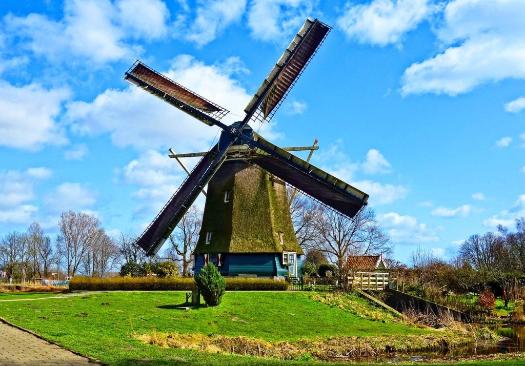 dutch windmill. one of our favourite facts about the Netherlands is that  there are over 1,000 windmills
