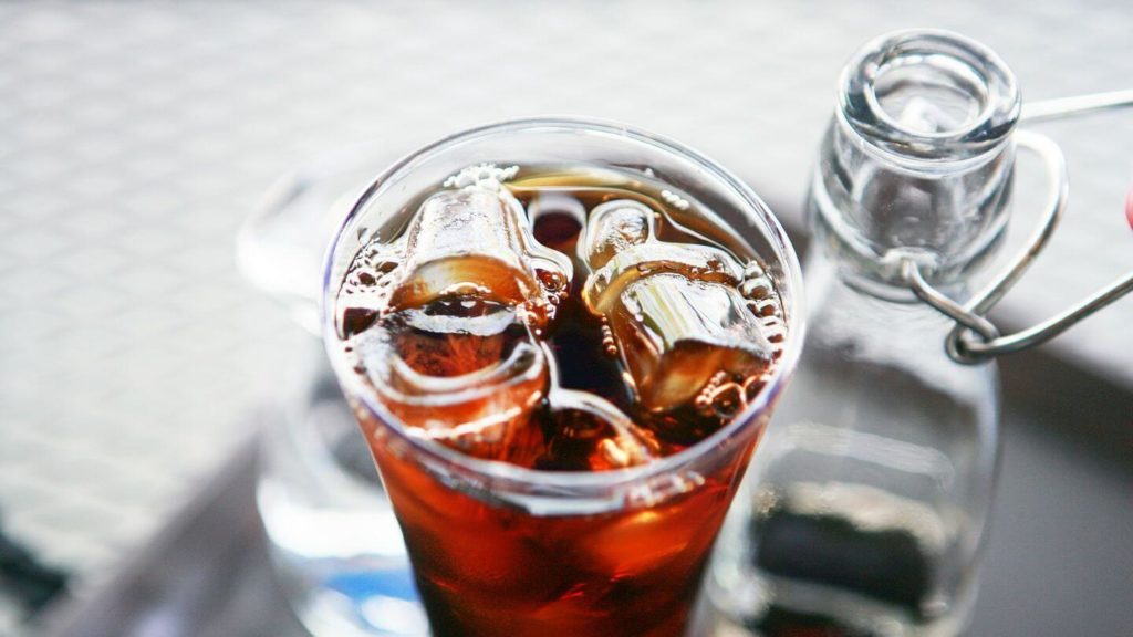 glass of ice tea with ice