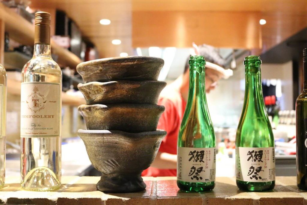 izakaya dining experience Japan travel guide