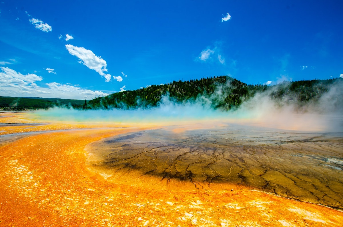 Canyons, rivers and the Old Faithful geyser: 8 incredible natural sights to Yellowstone National Park - Real Word