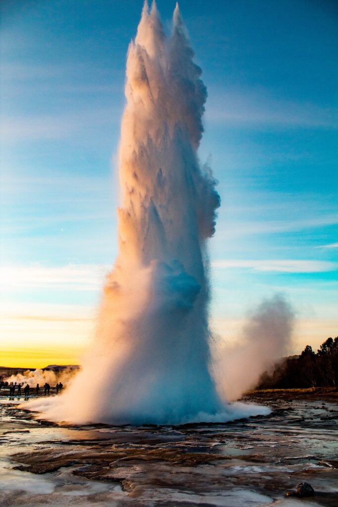 Image of a shooting geyser at Yellowstone National Park