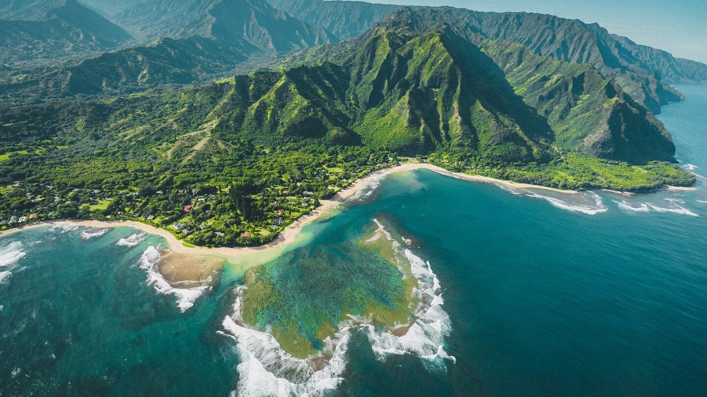 green mountains on the edge of the oceans Napali Coast Hawaii