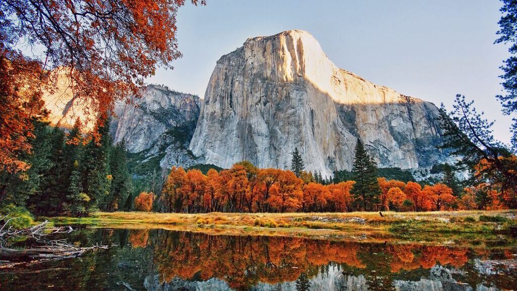 Yosemite mountain range in fall, California, USA