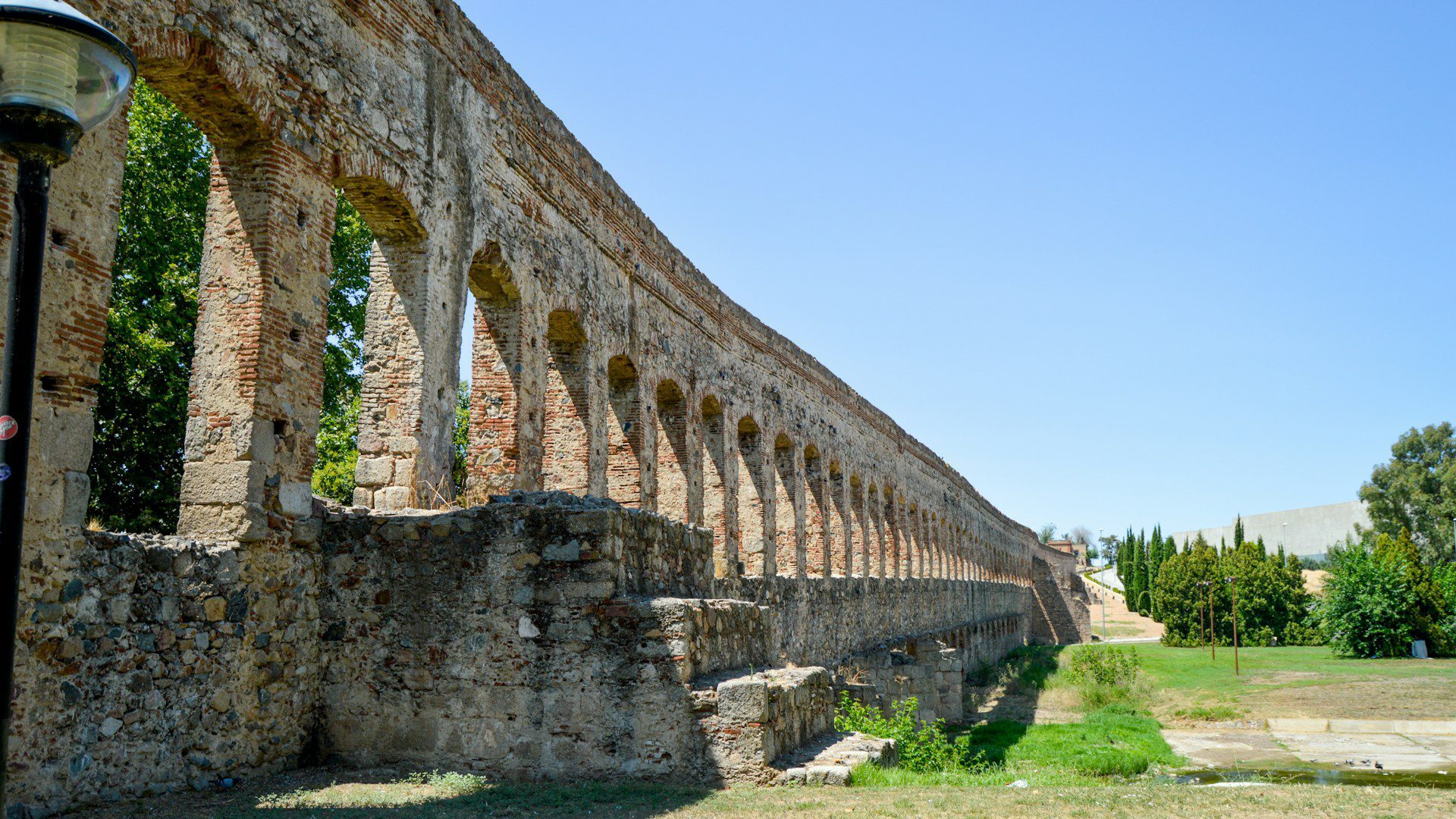 Roman aquaduct 