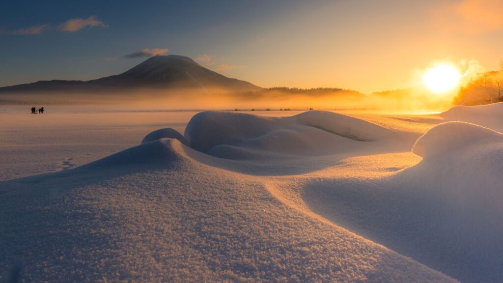lake akam frozen